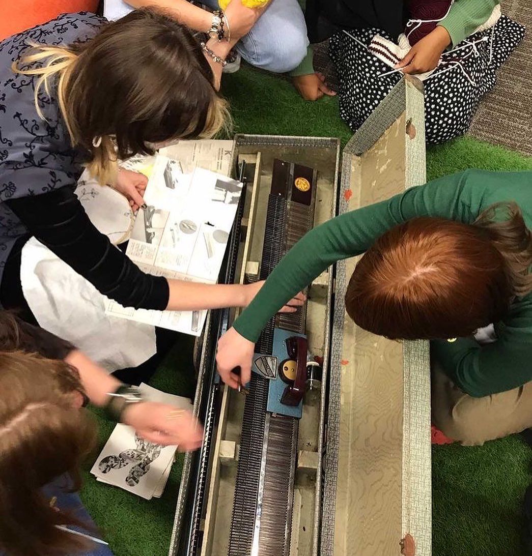 Knitting Machine